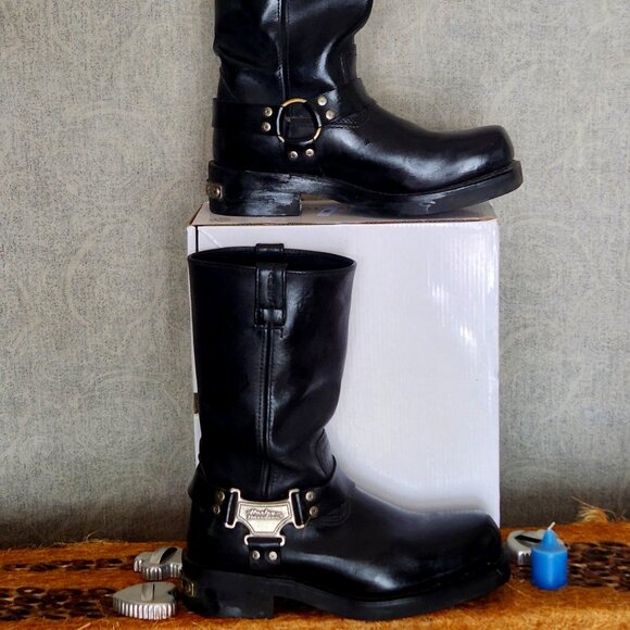 Harley Davidson boots w/Harley on buckle, heel plate & sole hardly worn Sz 10.5w - Picture 1 of 9